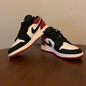 Retro Air Jordan 1 Low, black and red